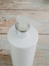 Load image into Gallery viewer, 500ml White &quot;Mrs Hinch&quot; Style Plastic Bottles with 24mm 410 Silver/Natural Lotion Pump